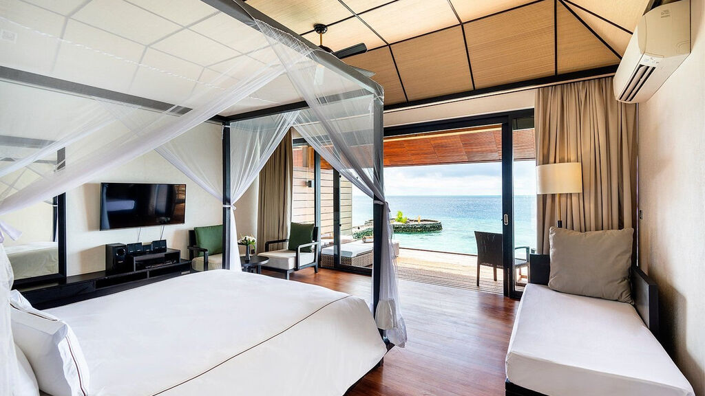 Lily Beach Resort & Spa At Huvahendhoo