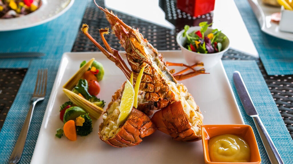 Lily Beach Resort & Spa At Huvahendhoo