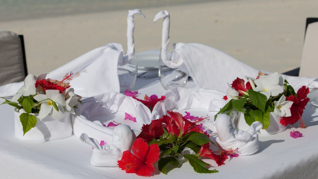 Lily Beach Resort & Spa At Huvahendhoo