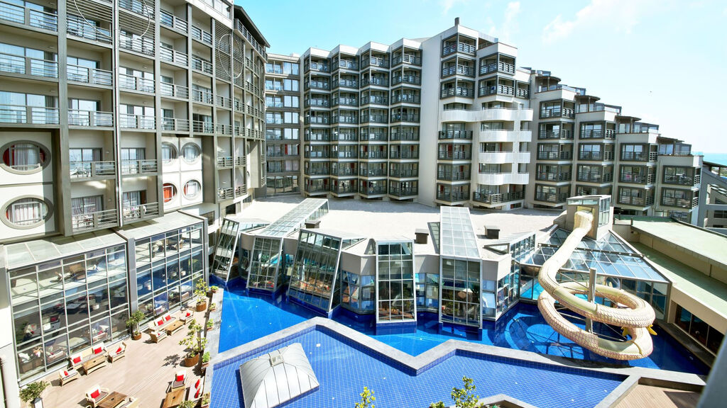 Limak Lara De Luxe Hotel & Resort