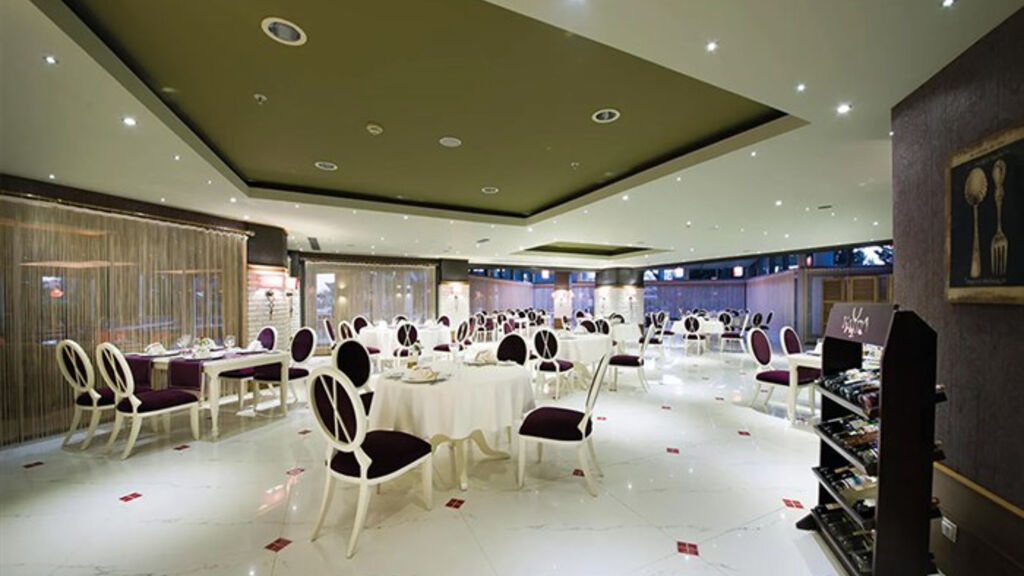 Limak Lara De Luxe Hotel & Resort