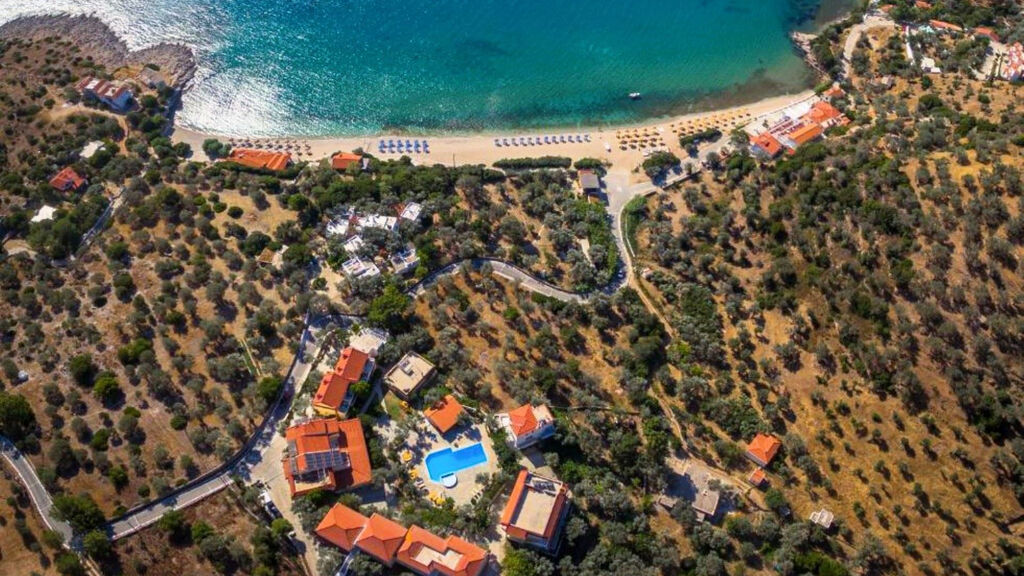 Limnionas Bay Village