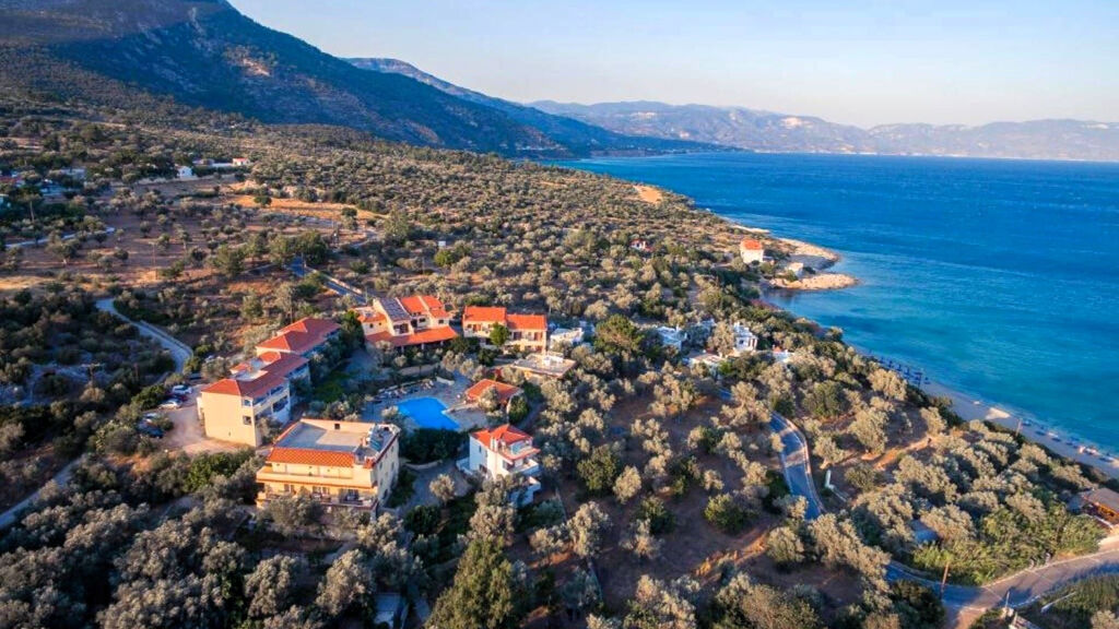 Limnionas Bay Village