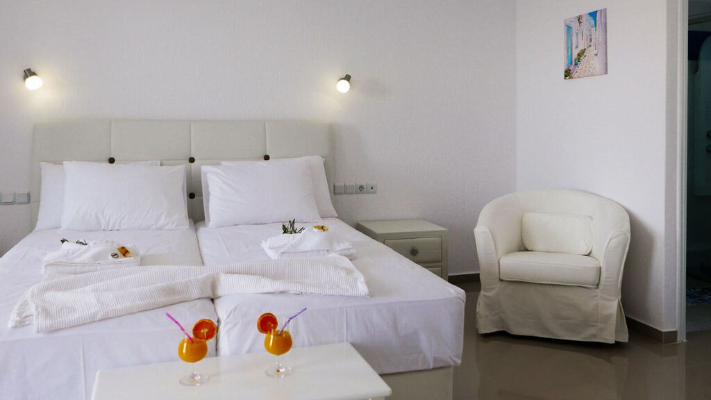 Limnionas Bay Village