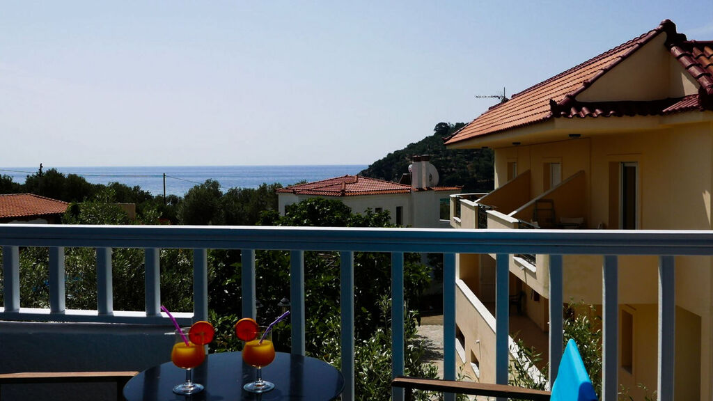 Limnionas Bay Village