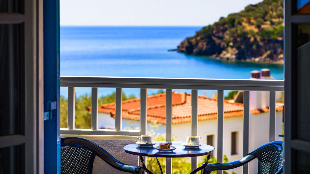 Limnionas Bay Village