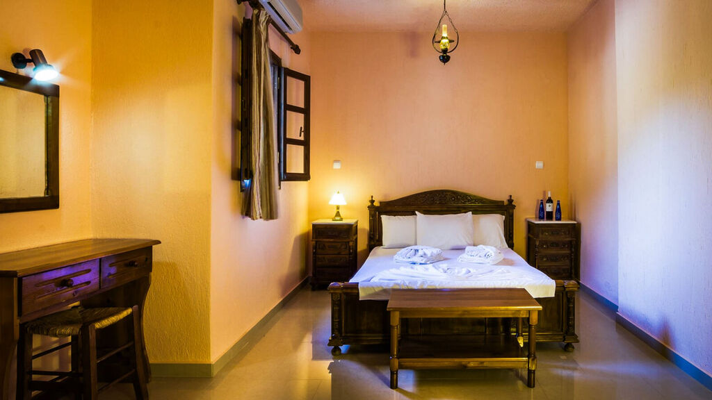 Limnionas Bay Village