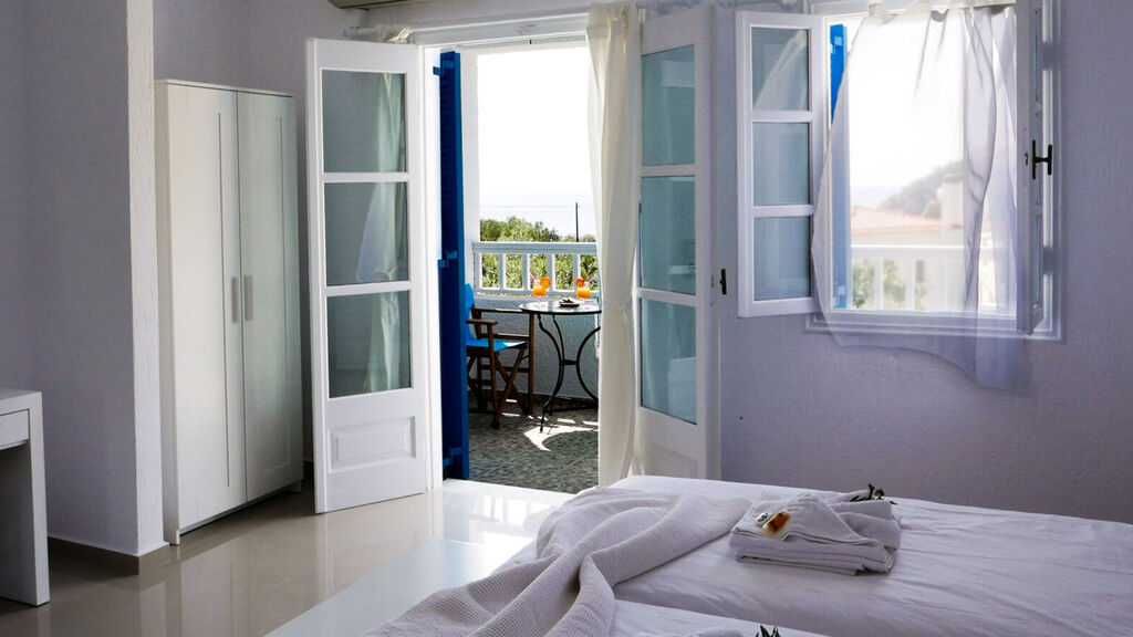 Limnionas Bay Village