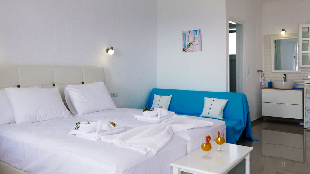 Limnionas Bay Village