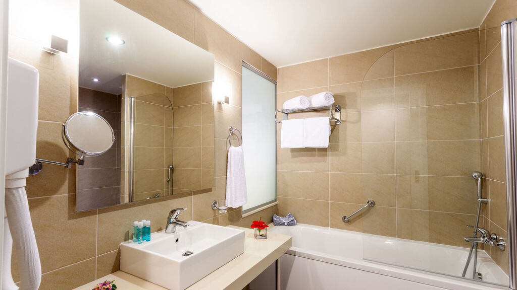 Lindos White Hotel & Suites