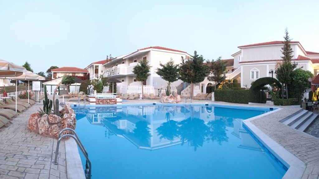 Louros Beach Hotel & Spa