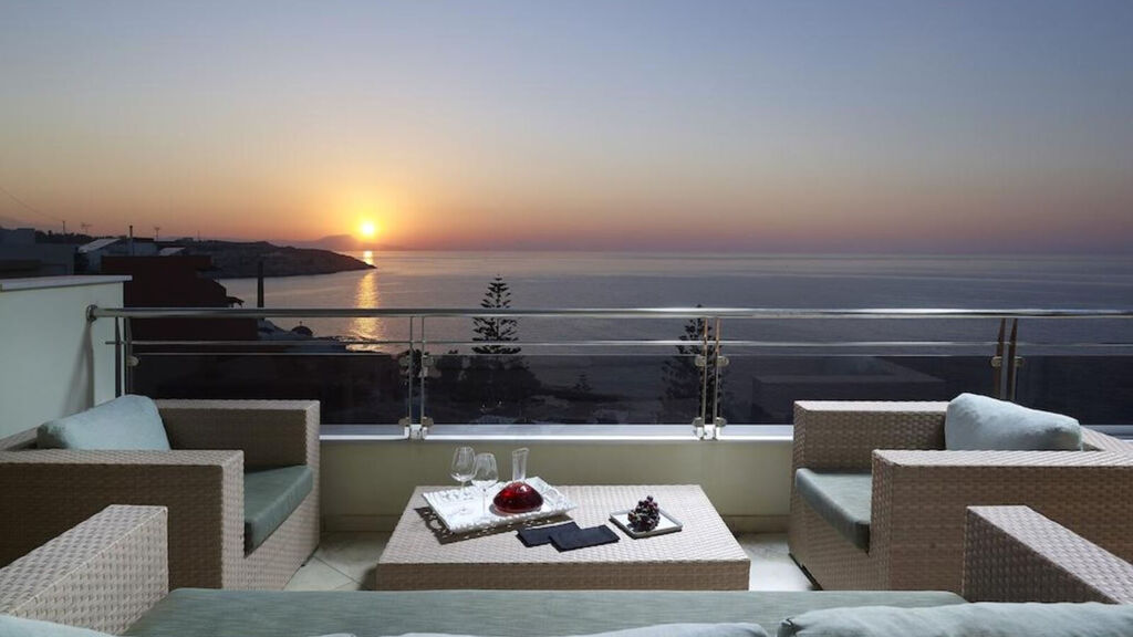 Macaris Suites & Spa