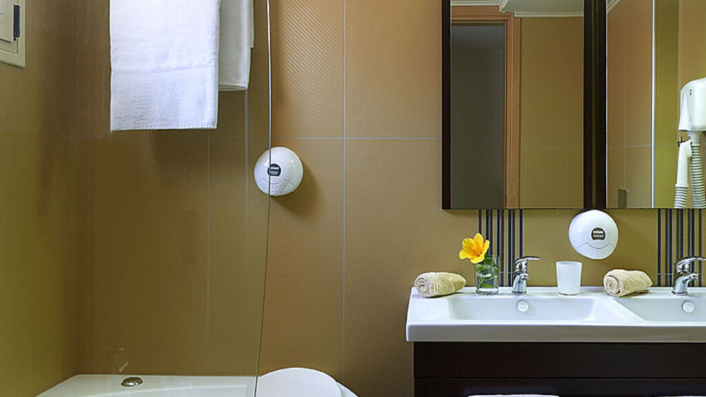 Macaris Suites & Spa