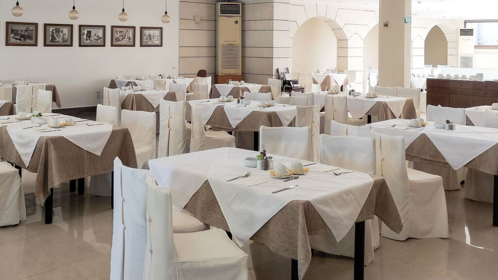 Macaris Suites & Spa