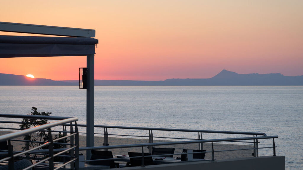 Macaris Suites & Spa