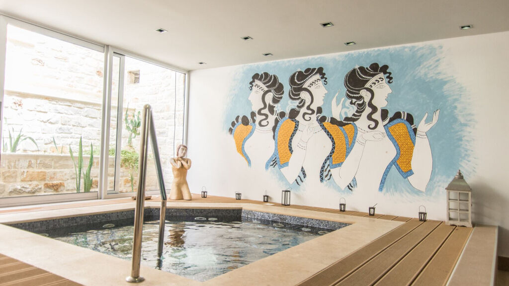 Macaris Suites & Spa