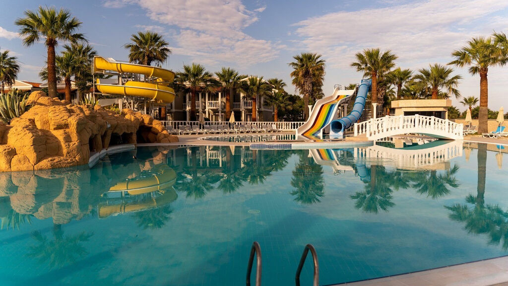 Club Tarhan Serenity