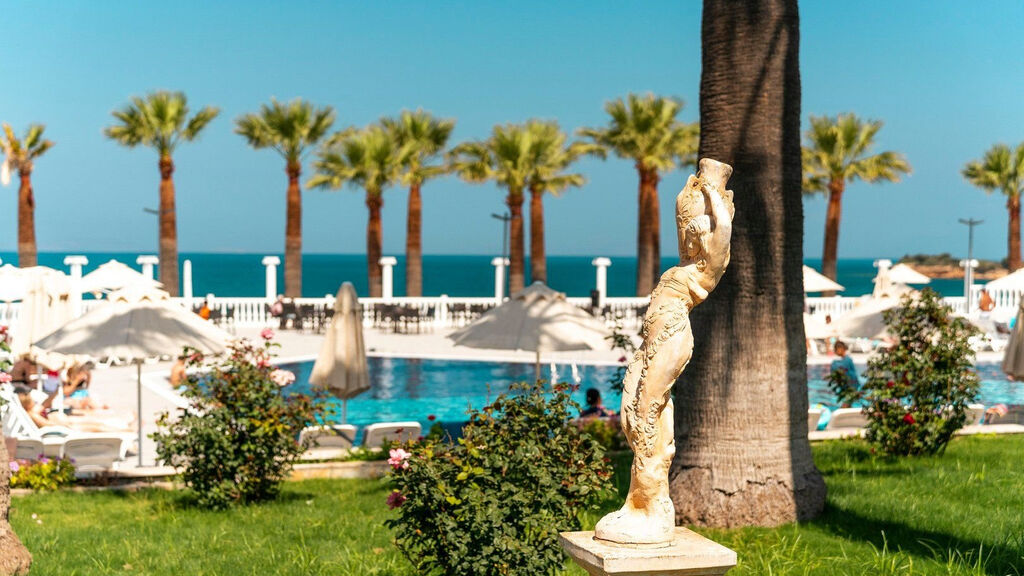 Club Tarhan Serenity