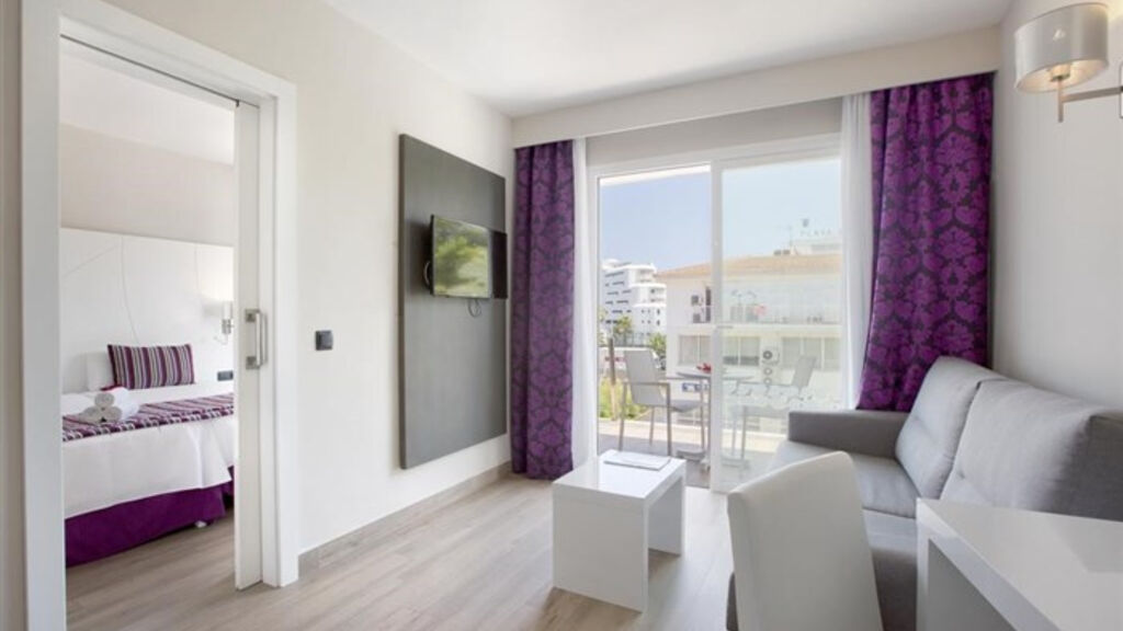 Mar Hotels Playa De Muro Suites