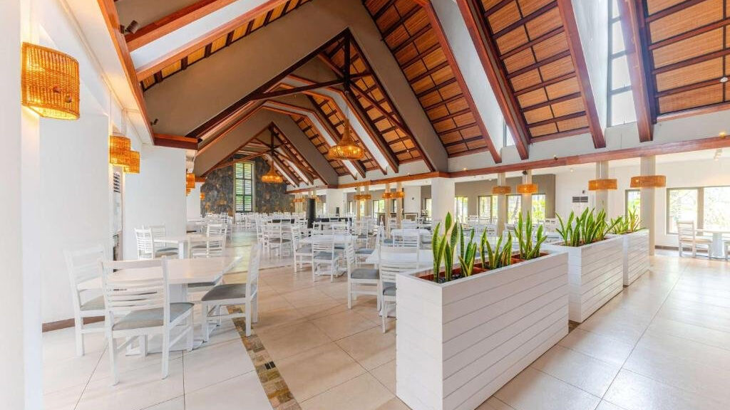 Crystals Beach Resort Belle Mare