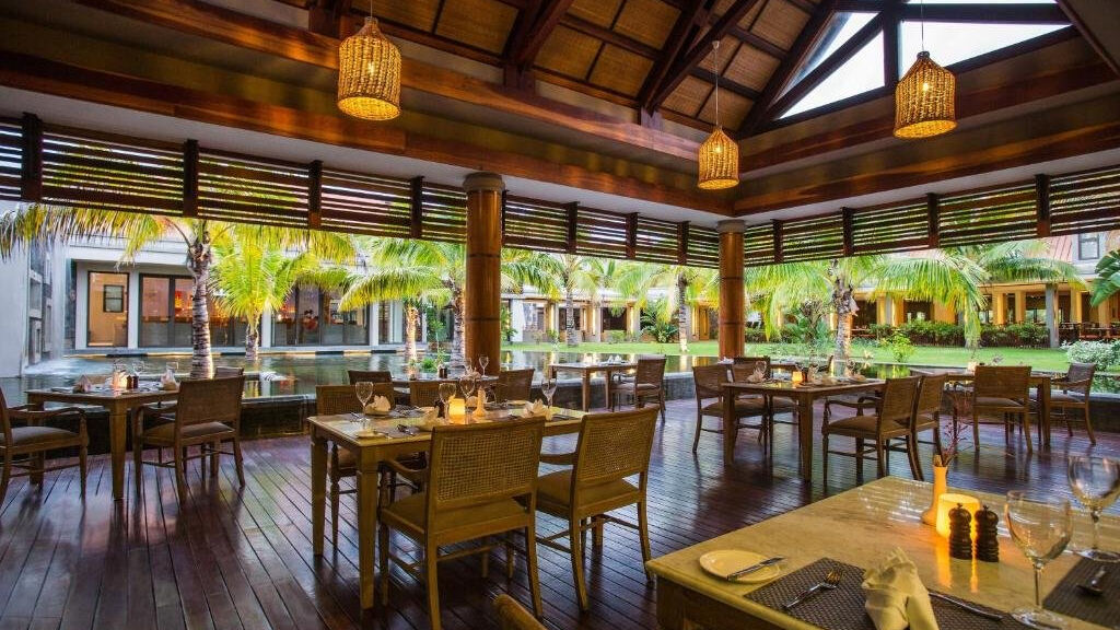 Crystals Beach Resort Belle Mare