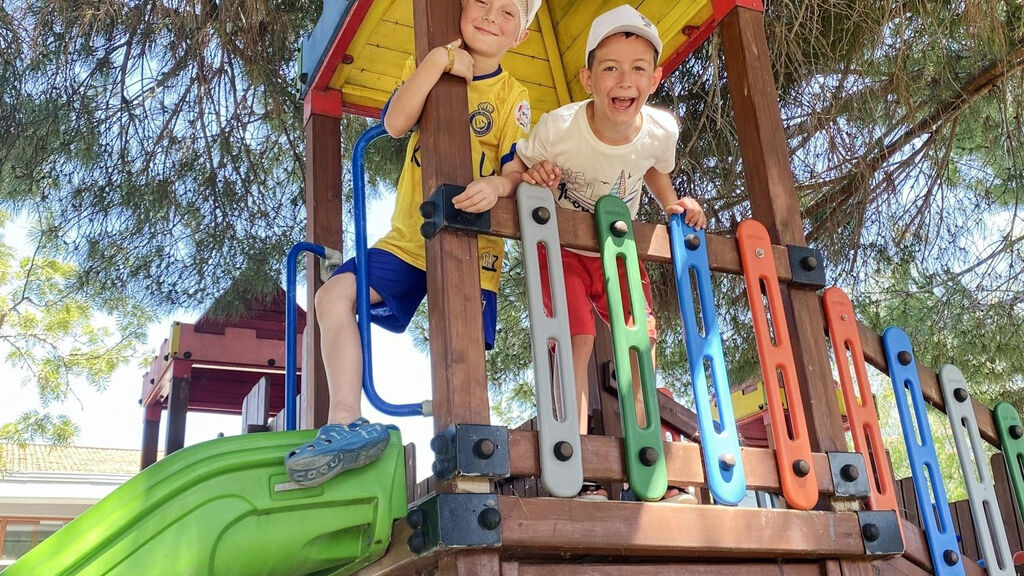 Master Family Club Side