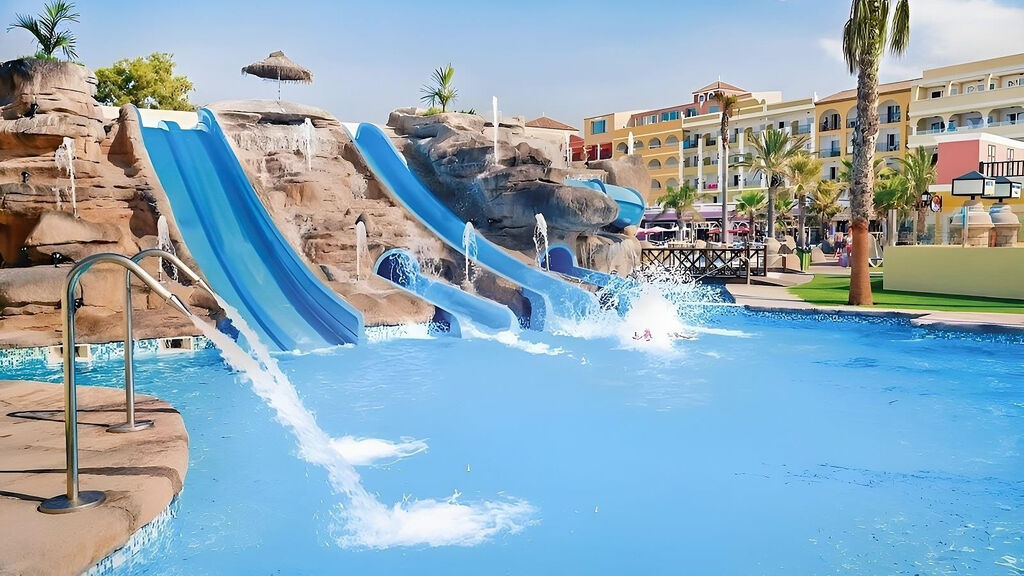 Mediterraneo Bay
