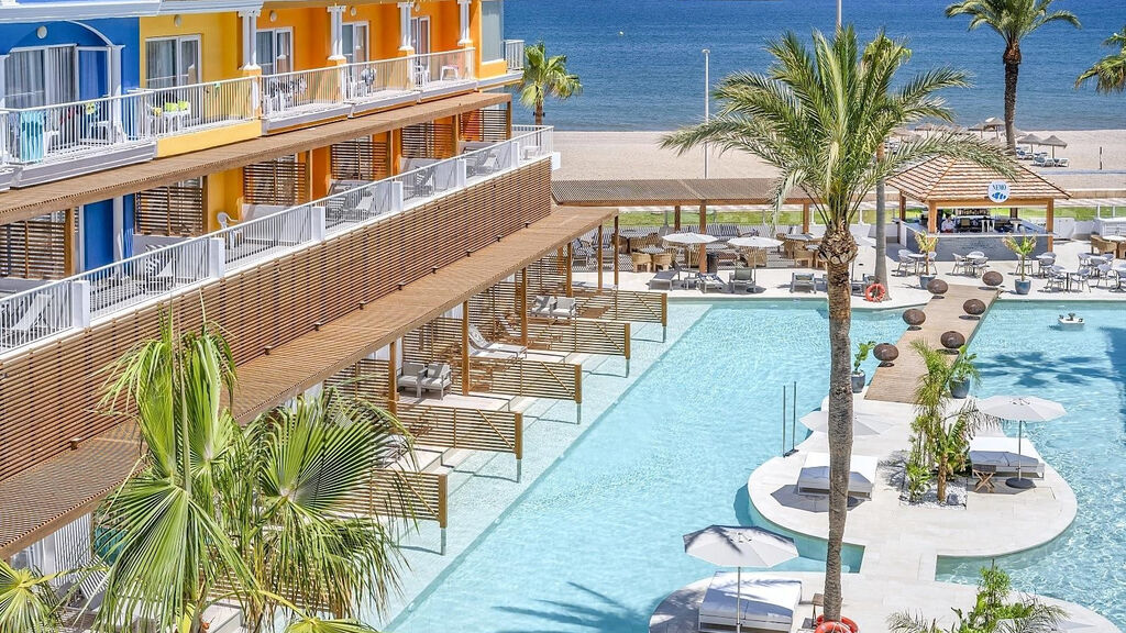 Mediterraneo Bay