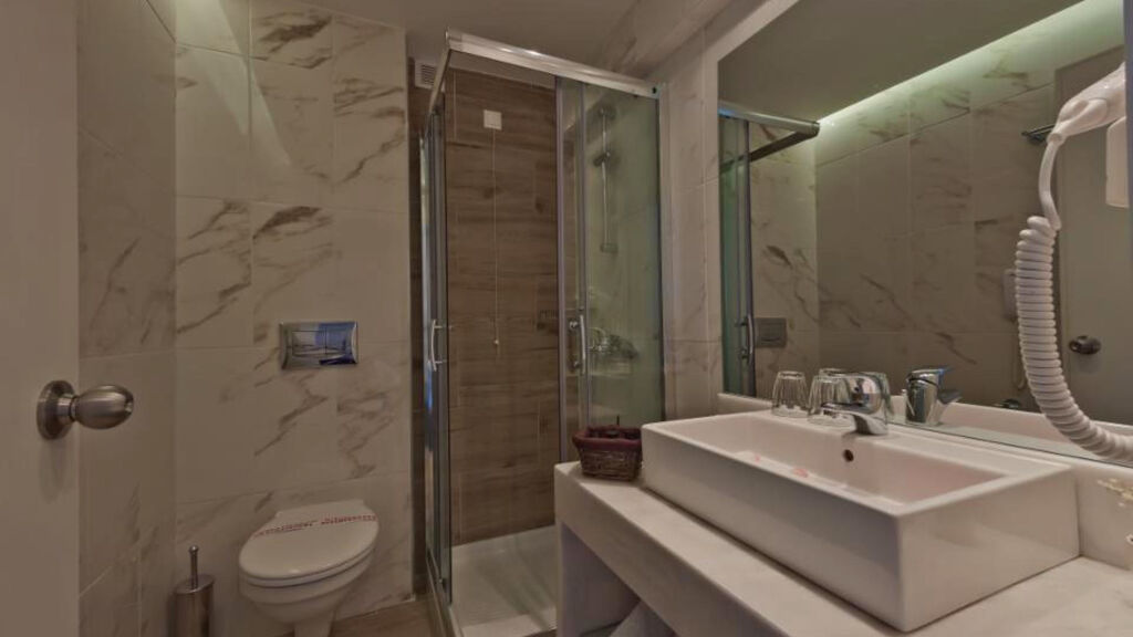 Mercure Rhodes Alexia