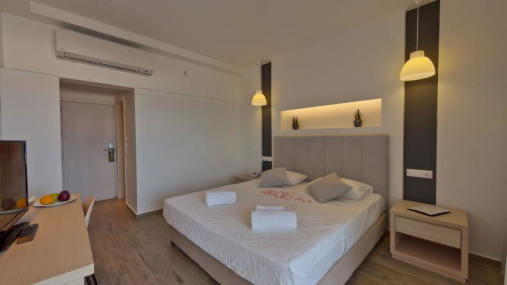 Mercure Rhodes Alexia