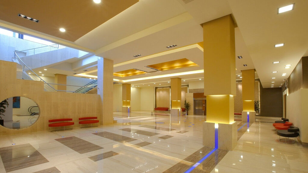 Minoa Palace Resort & Spa