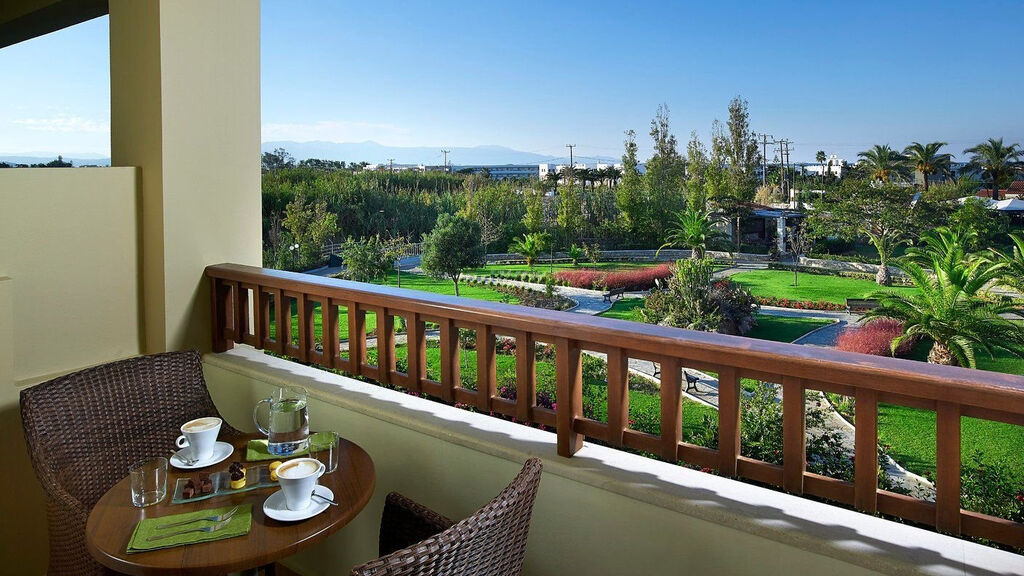 Minoa Palace Resort & Spa