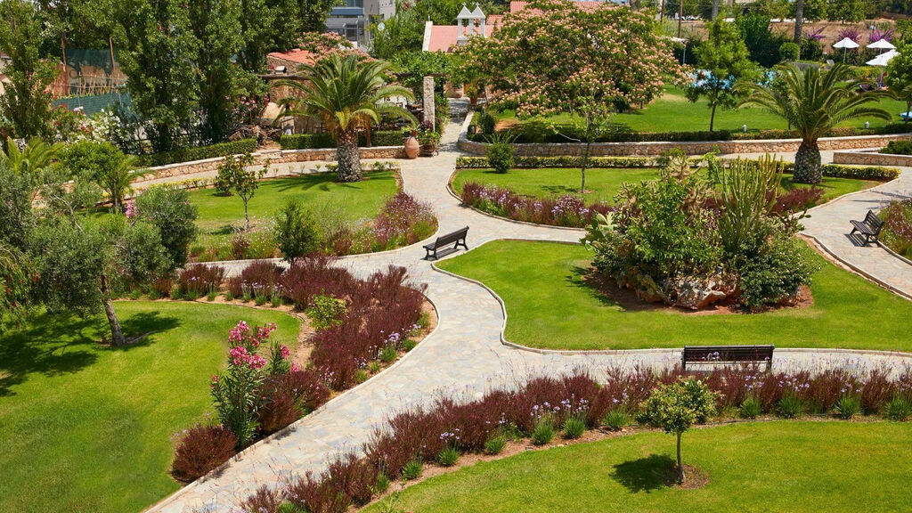 Minoa Palace Resort & Spa