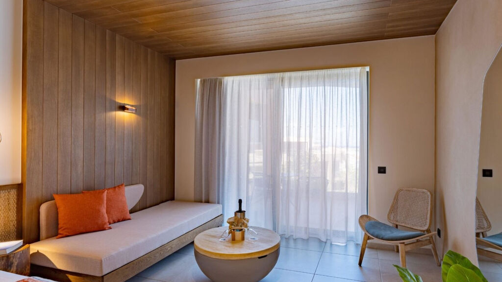 Minos Ambassador Suite Hotel & Spa