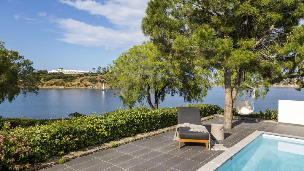 Minos Beach Art Hotel