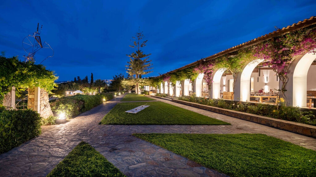 Minos Beach Art Hotel