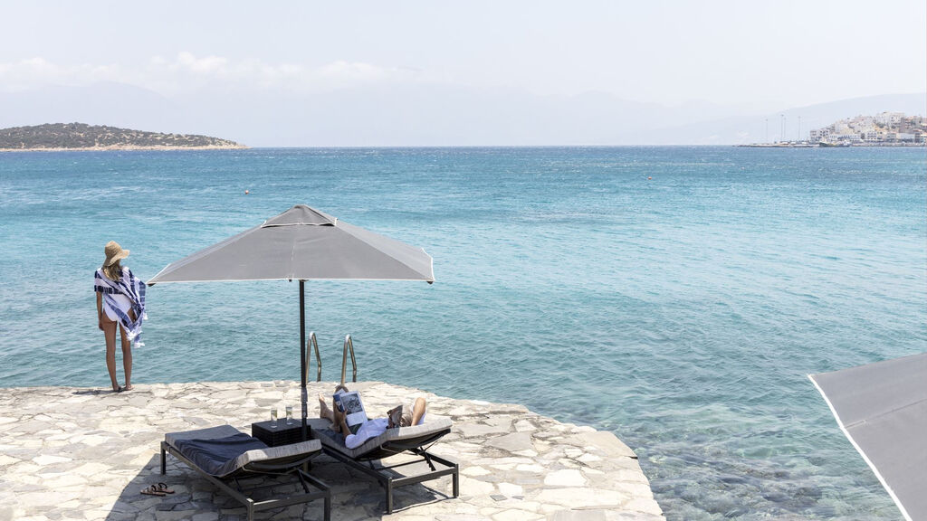 Minos Beach Art Hotel