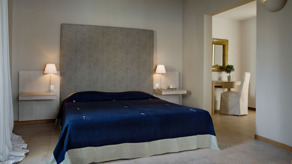 Minos Beach Art Hotel