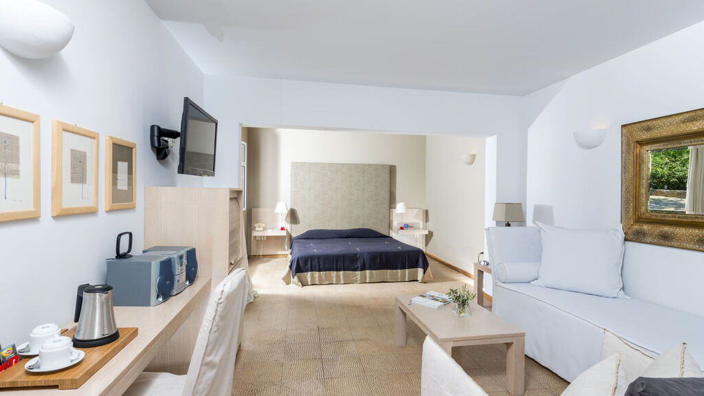 Minos Beach Art Hotel