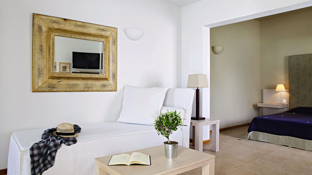 Minos Beach Art Hotel