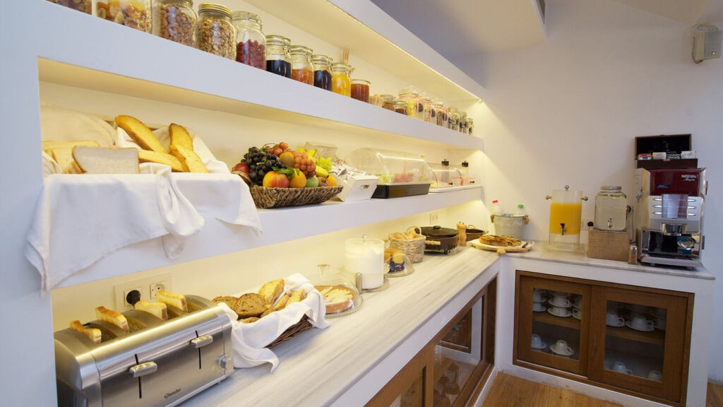 Mirabel City Center Hotel