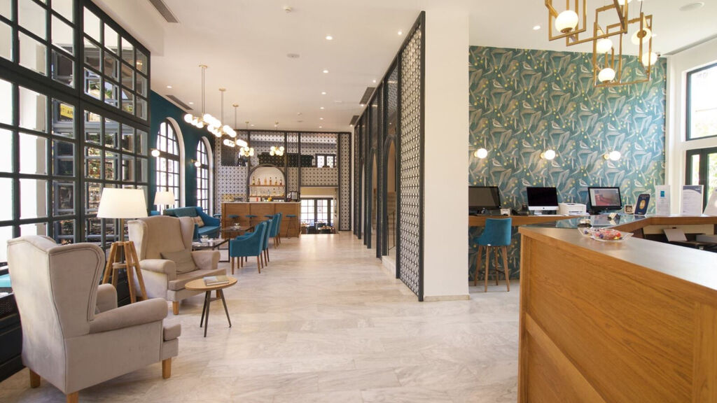 Mirabel City Center Hotel