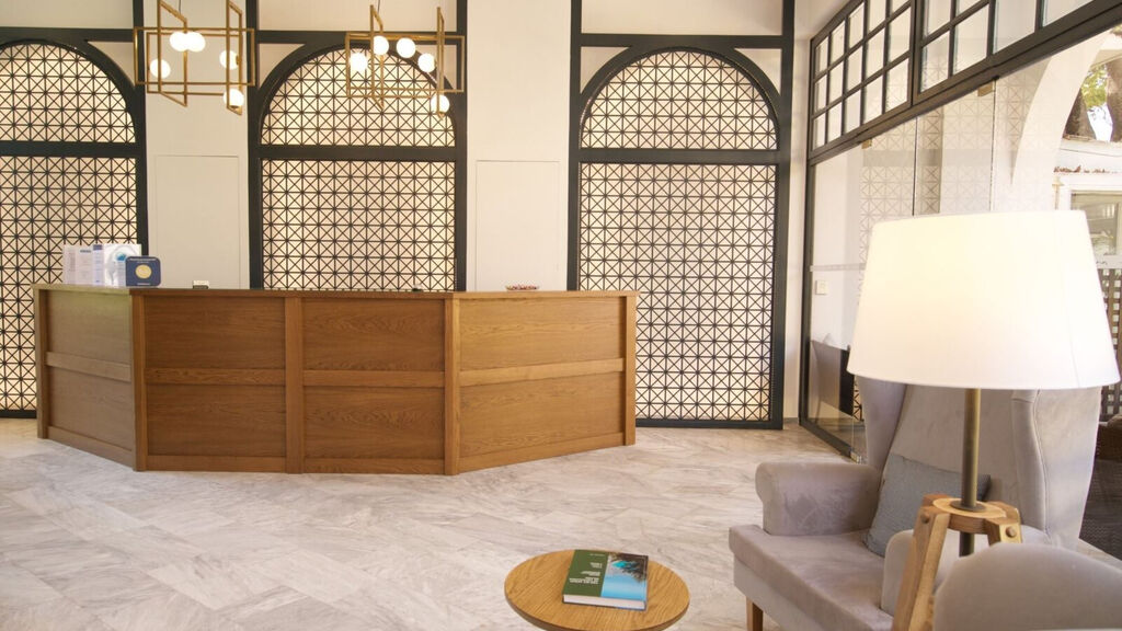 Mirabel City Center Hotel