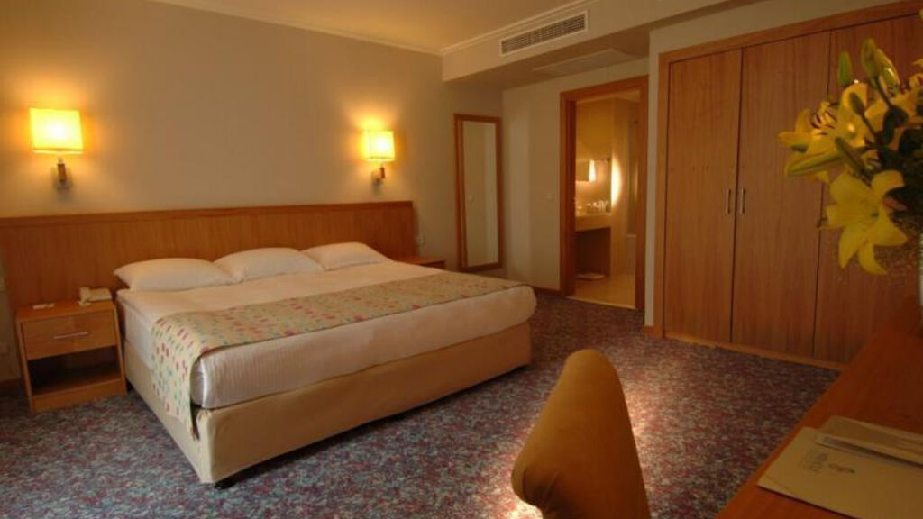 Miracle Resort