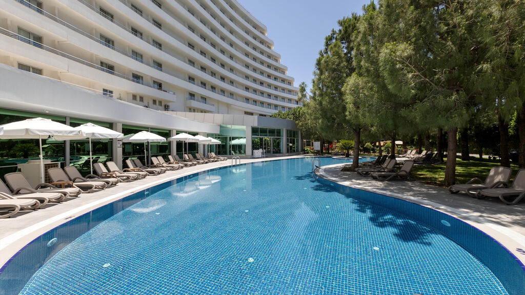 Miracle Resort