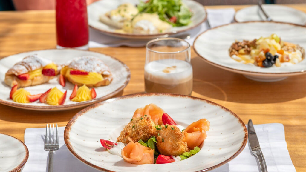 Mitsis Summer Palace