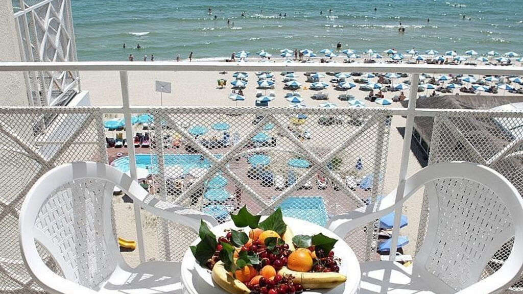 Mura Beach