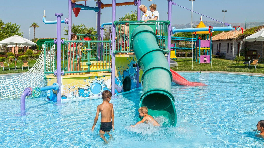 Neptune Luxury Resort