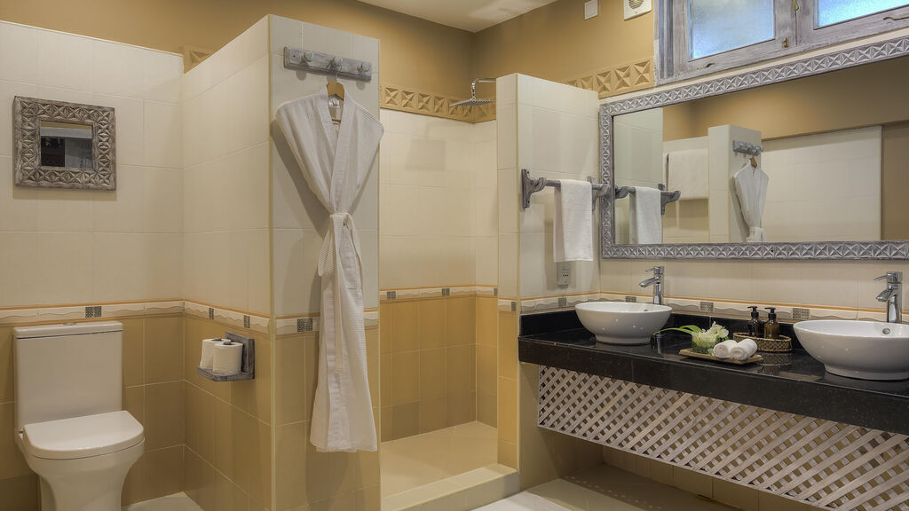 Neptune Palm Beach Boutique Resort & Spa