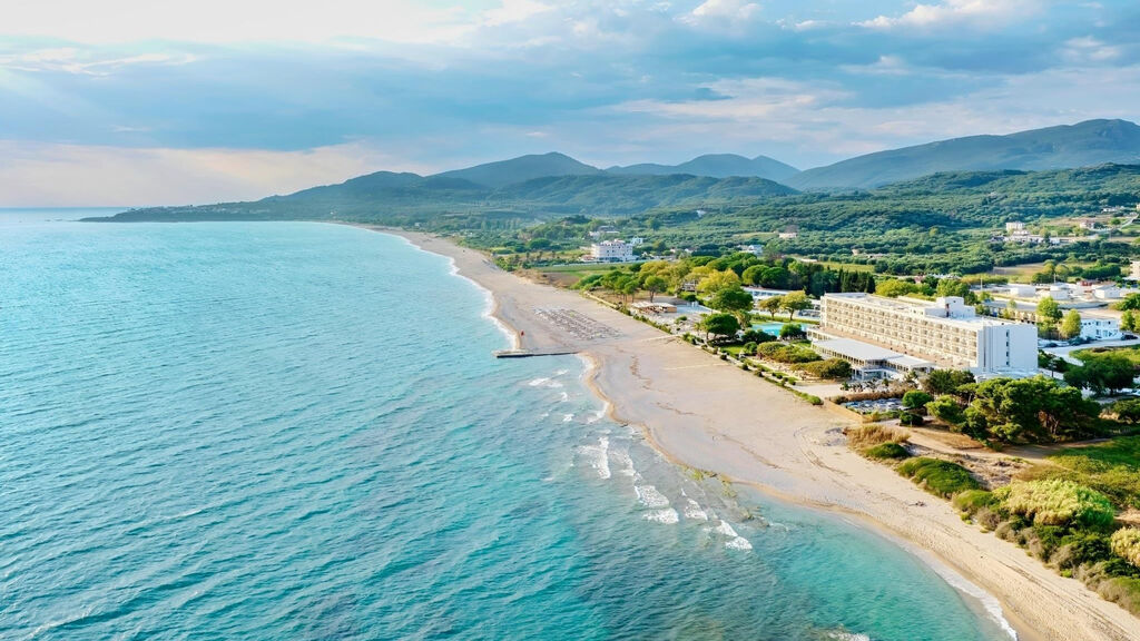 Ninos Grand Beach